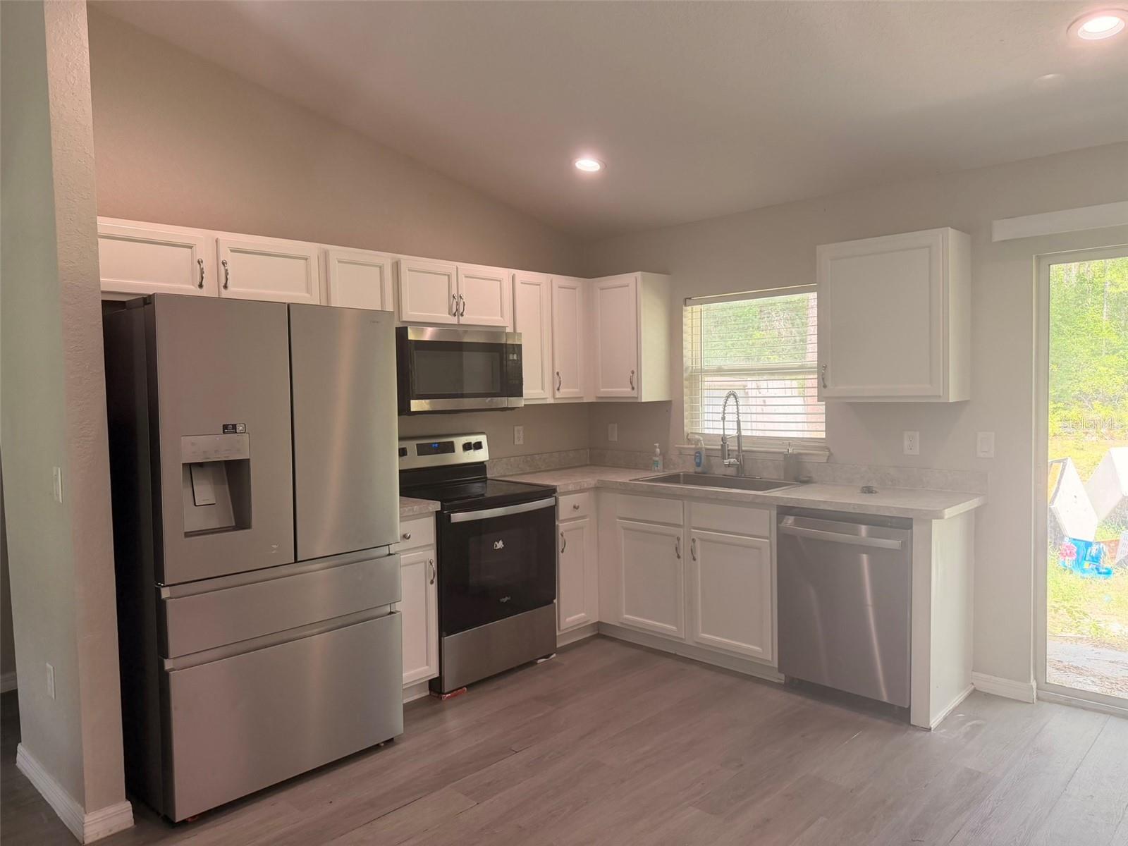 4281 SW 157TH COURT