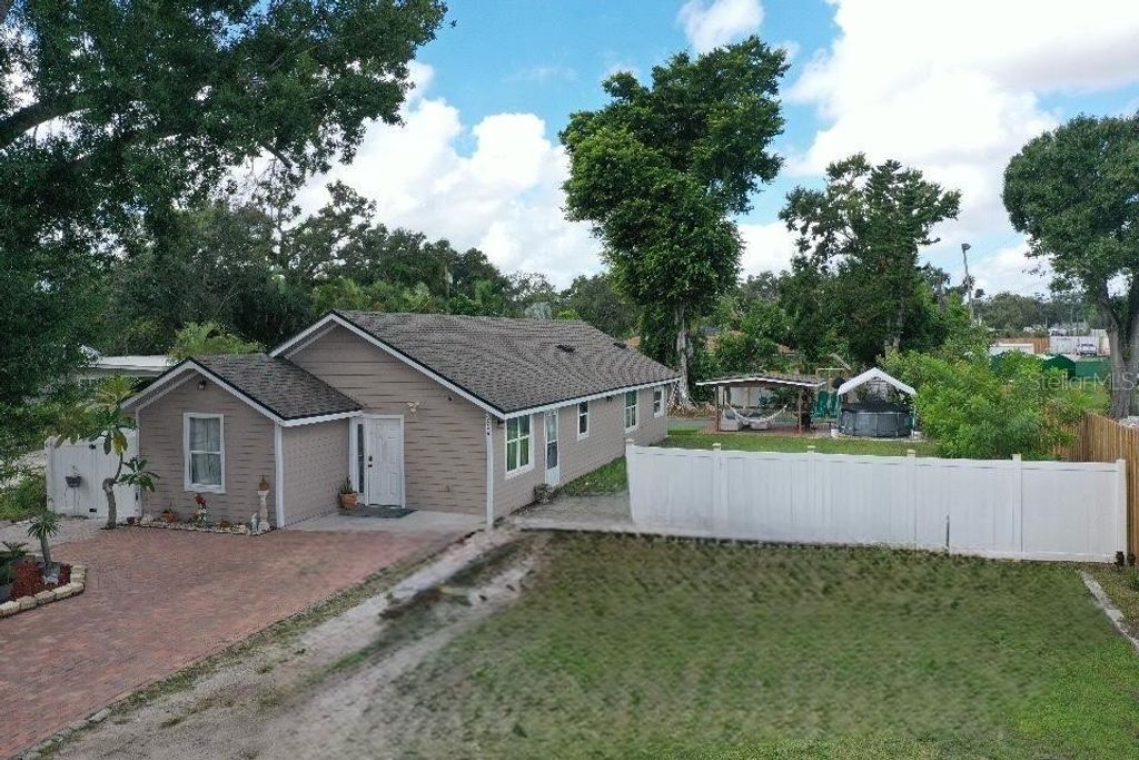 Photo of 2804 11th Street Court E, Bradenton, FL 34208 (MLS # A4667993)