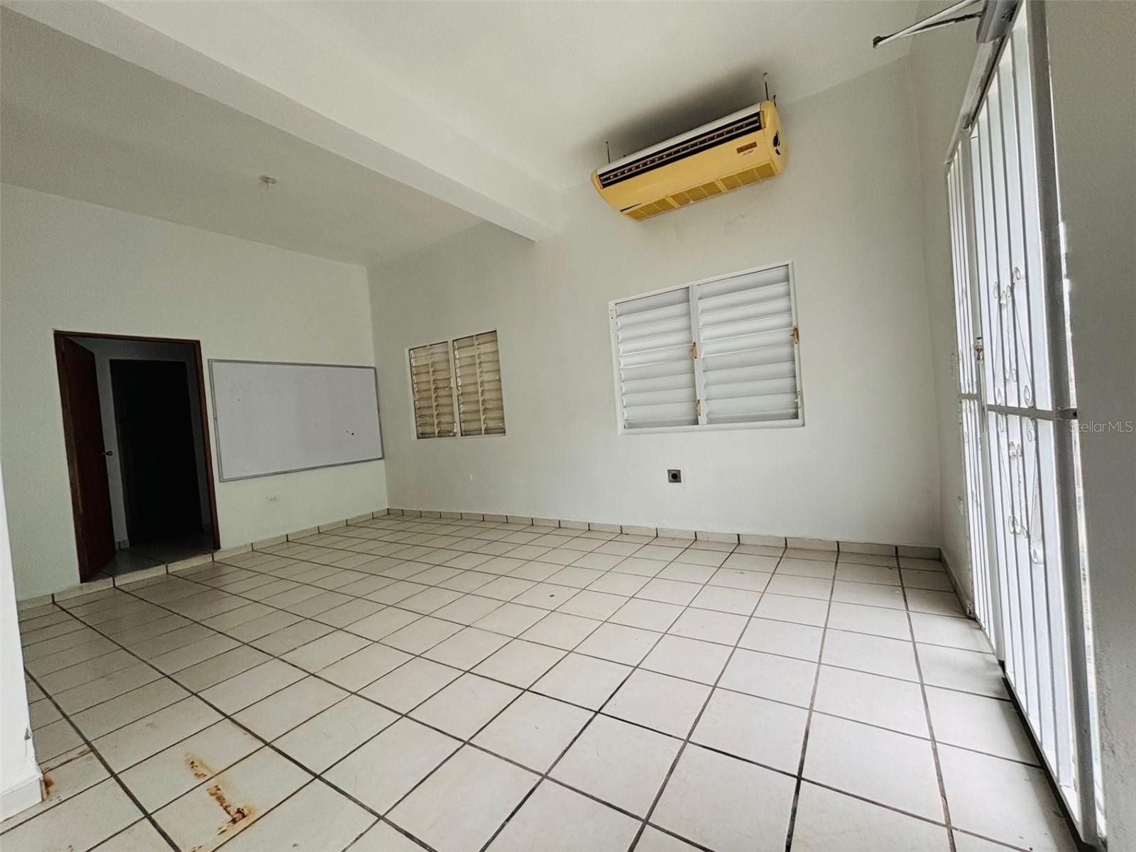 FAJARDO TOWN SQUARE - Commercial Sale