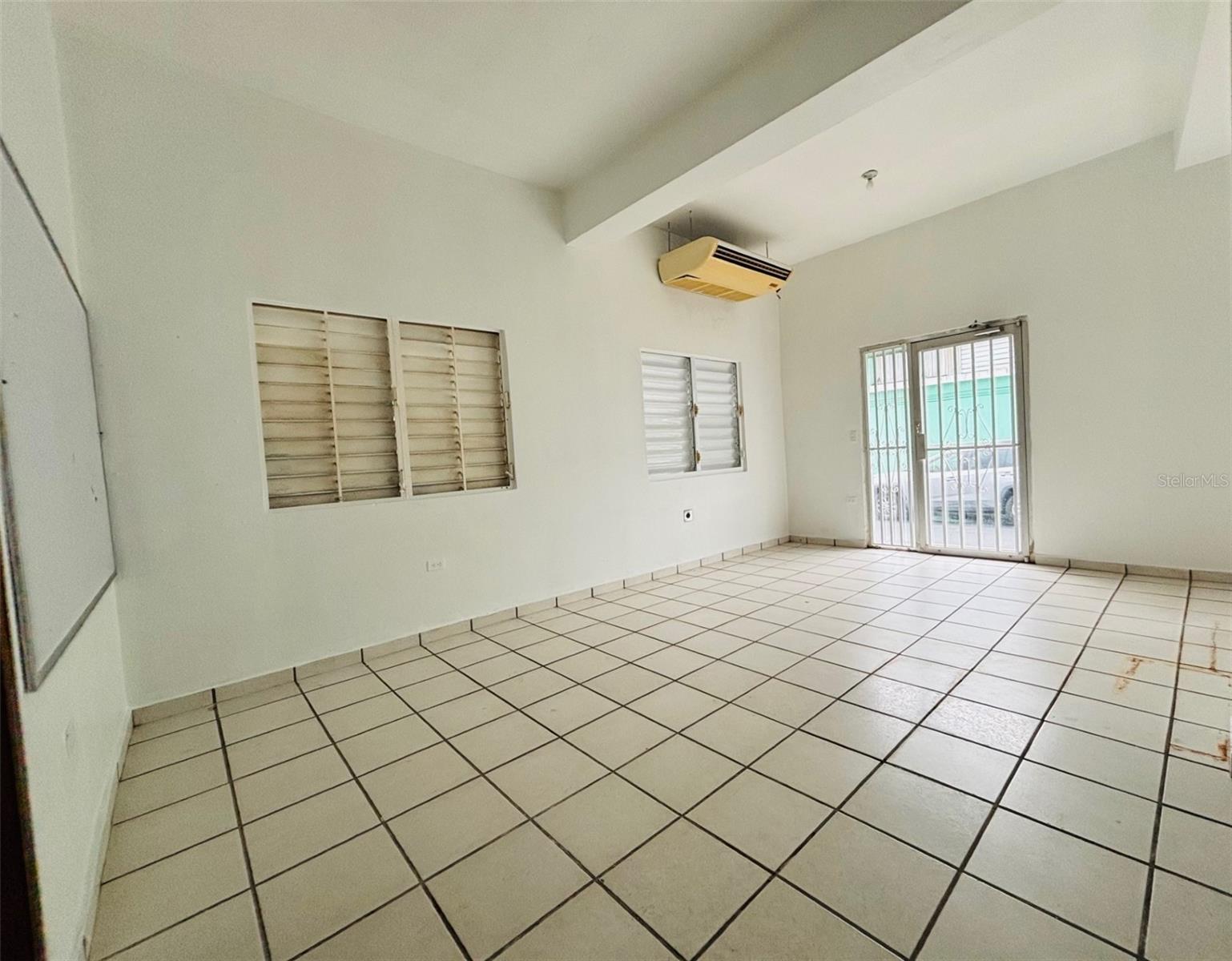 FAJARDO TOWN SQUARE - Commercial Sale