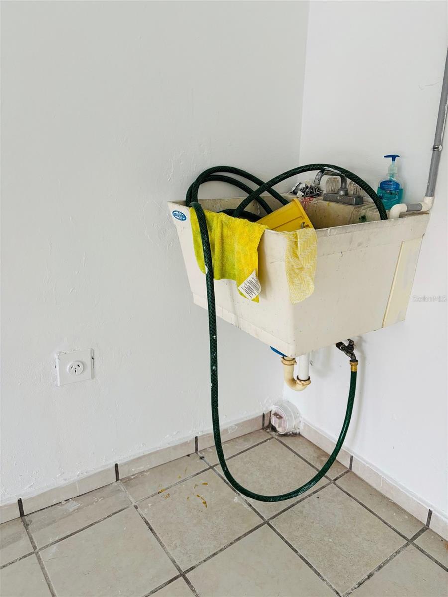 FAJARDO TOWN SQUARE - Commercial Sale