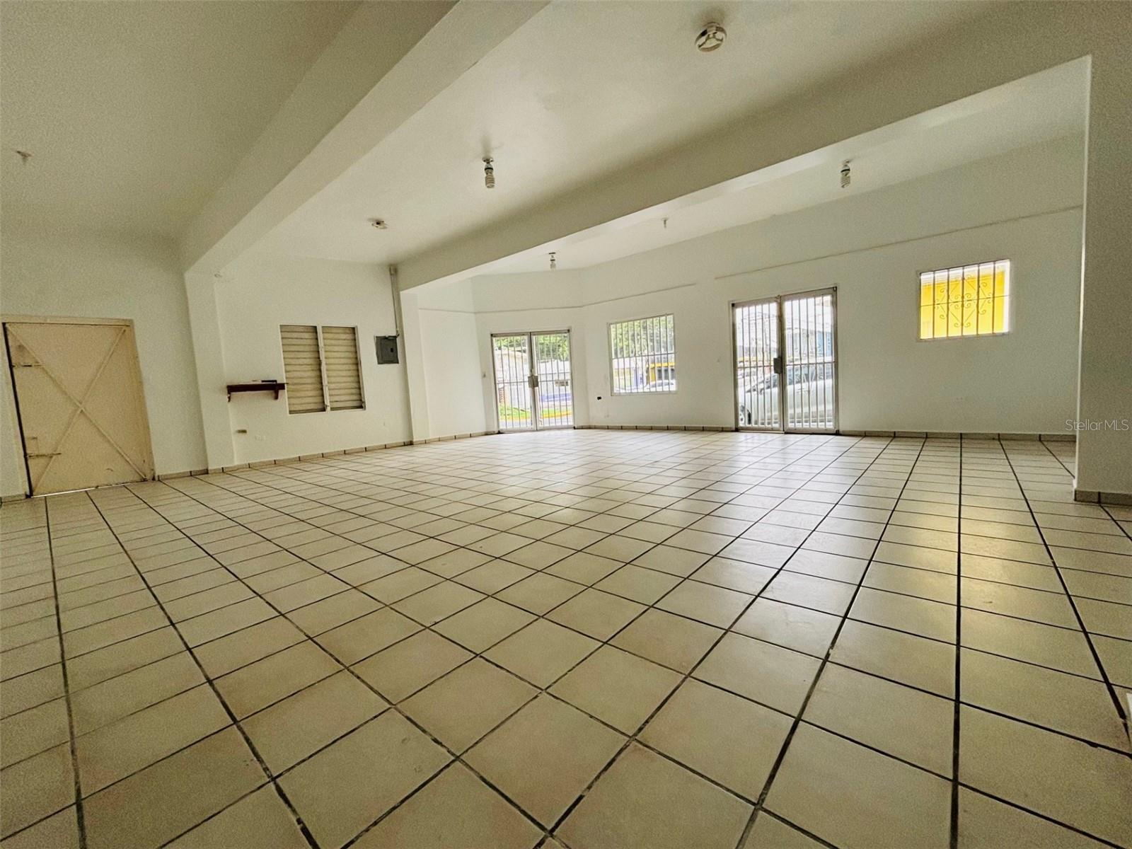 FAJARDO TOWN SQUARE - Commercial Sale