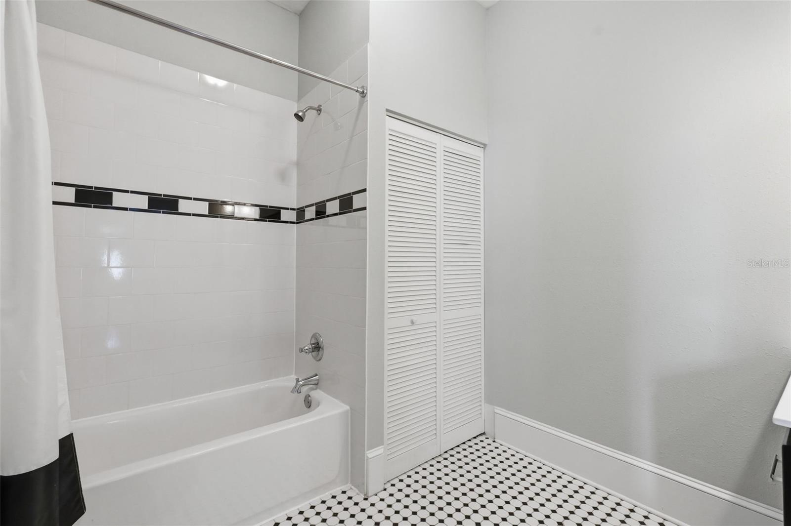 ARLINGTON HEIGHTS NORTH - Residential