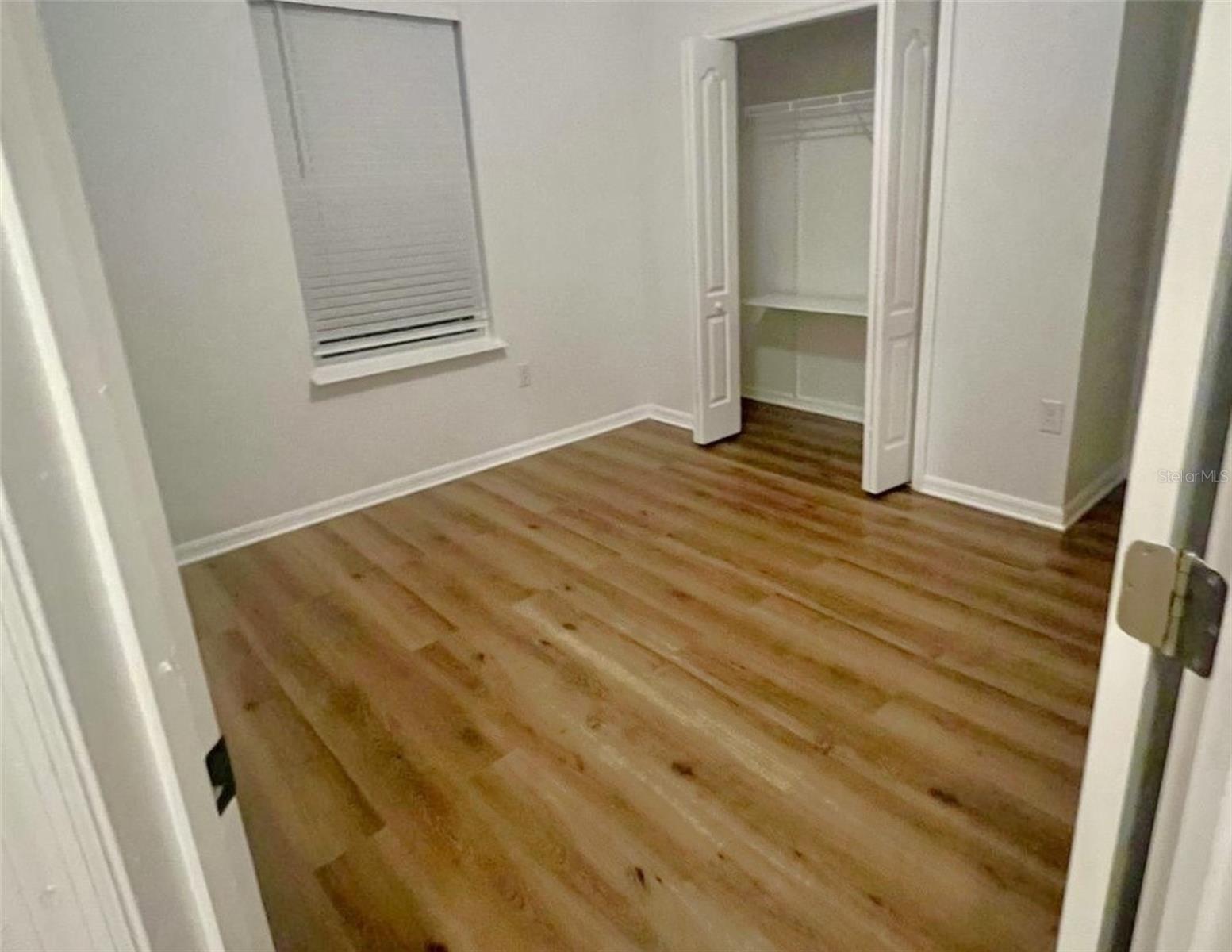 EMERALD LAKE - Residential