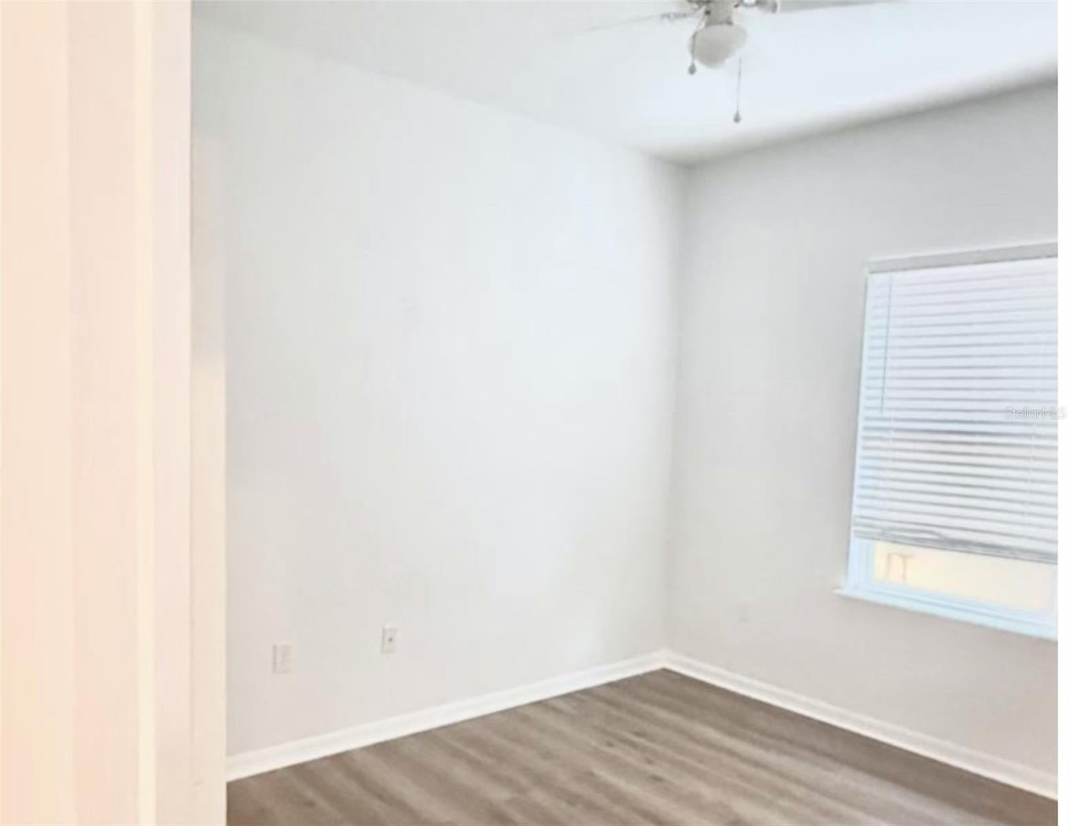 EMERALD LAKE - Residential