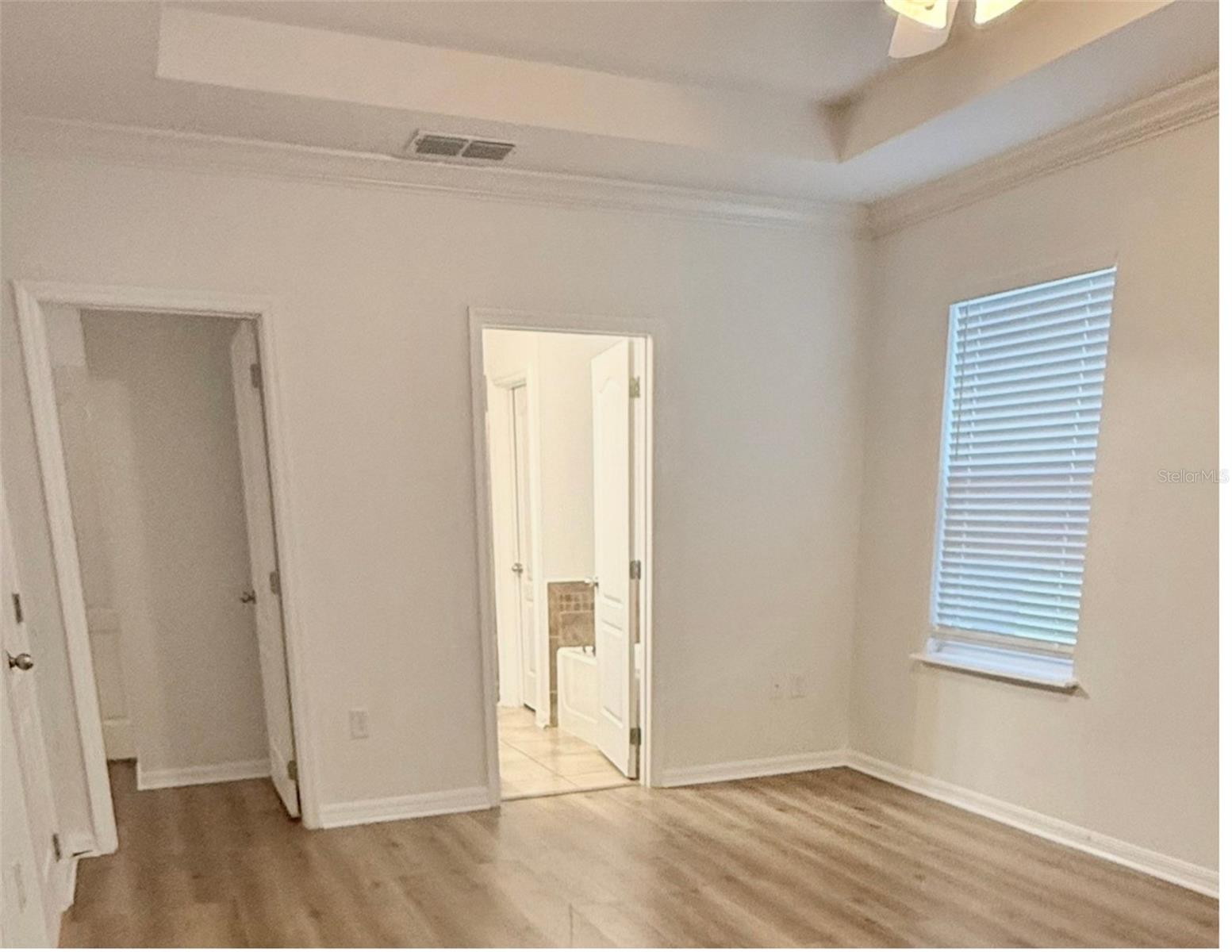 EMERALD LAKE - Residential