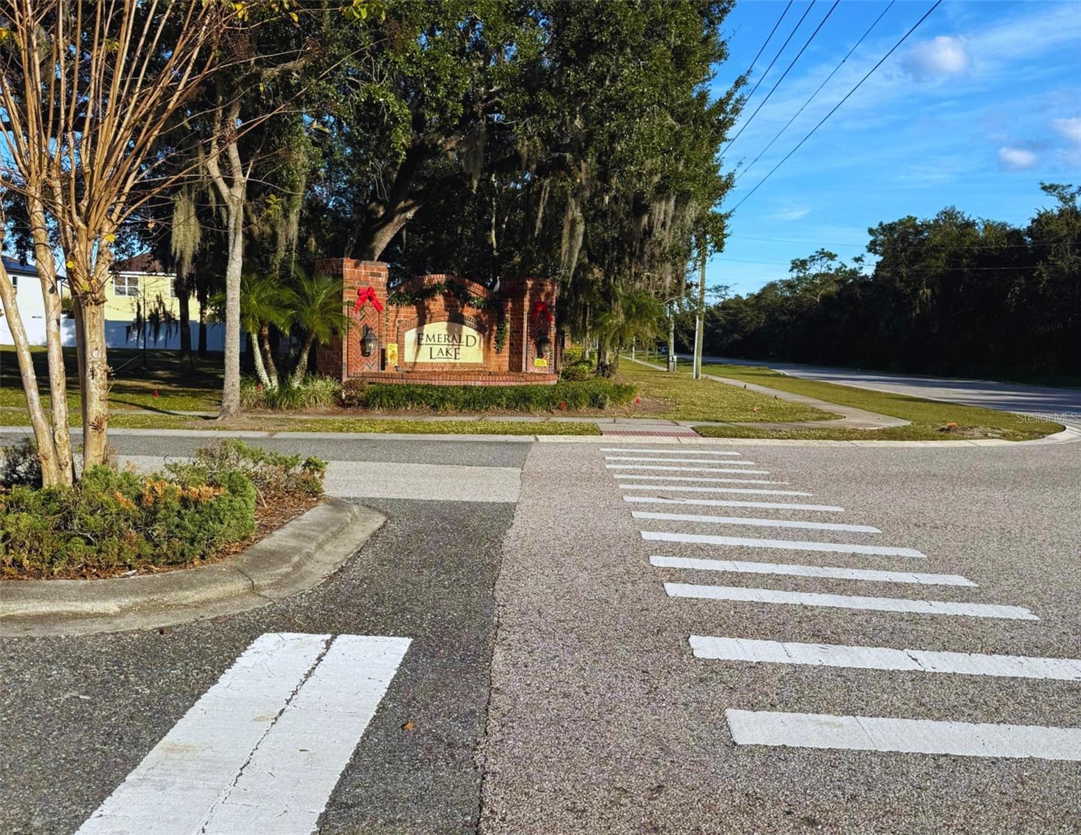 EMERALD LAKE - Residential