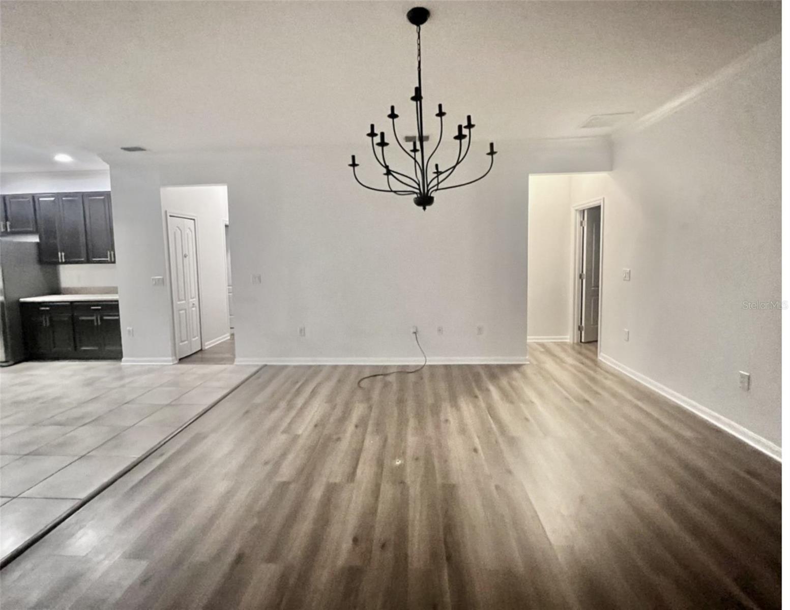 EMERALD LAKE - Residential