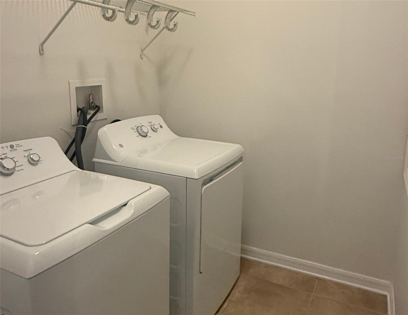 EMERALD LAKE - Residential