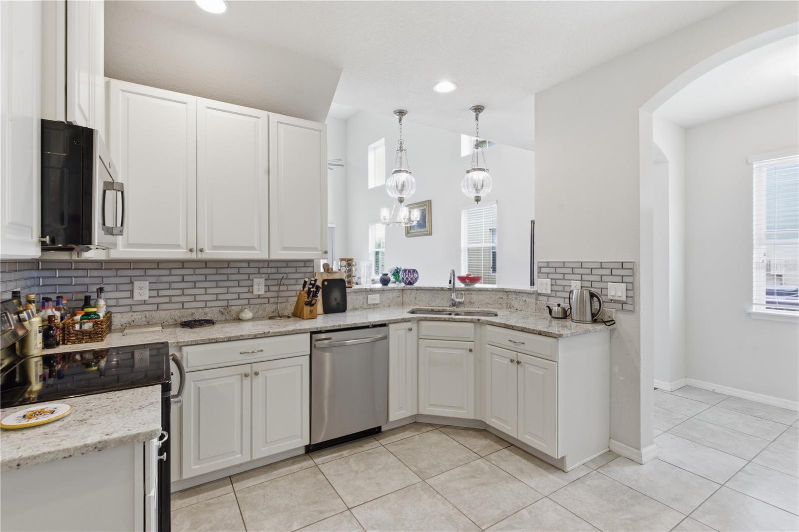 BROADWAY CENTRE TWNHMS - Residential