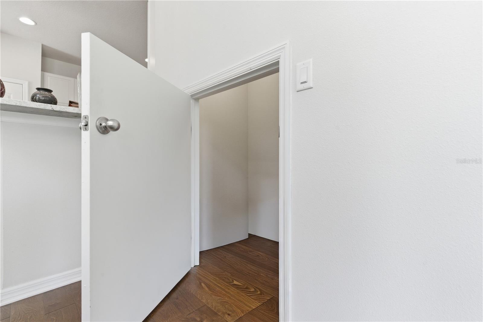 BROADWAY CENTRE TWNHMS - Residential