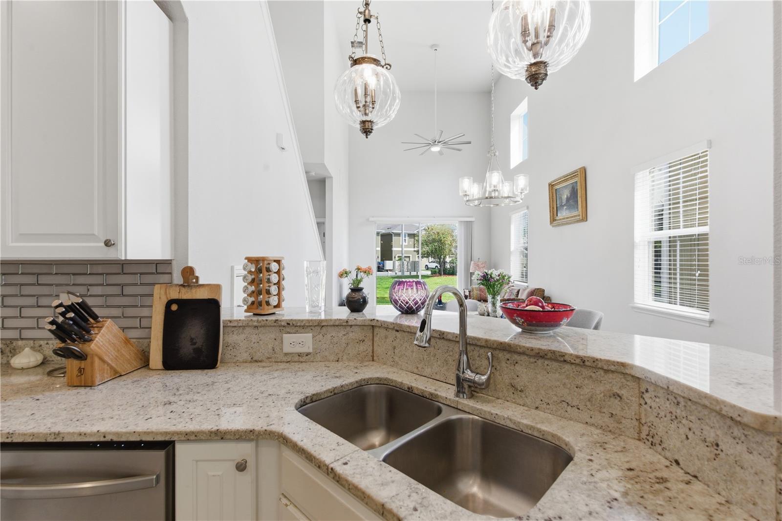 BROADWAY CENTRE TWNHMS - Residential