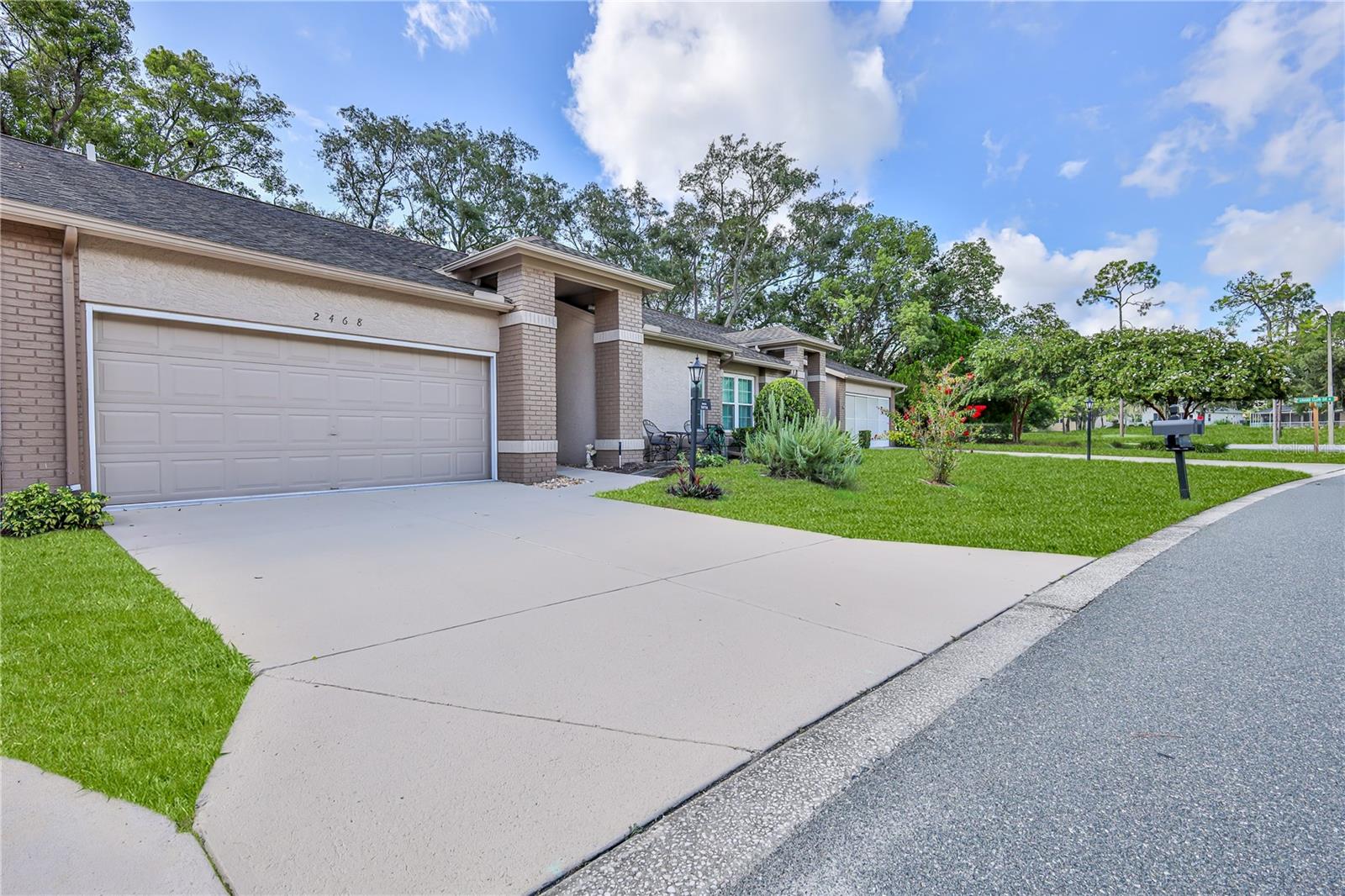 2468 WHISPERING PINES COURT
