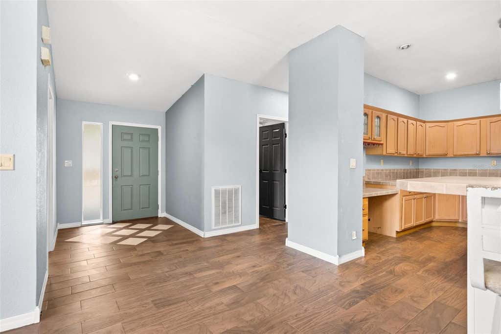 Photo of 12801 Cliffside Place, Thonotosassa, FL 33592 (MLS # TB8524870)