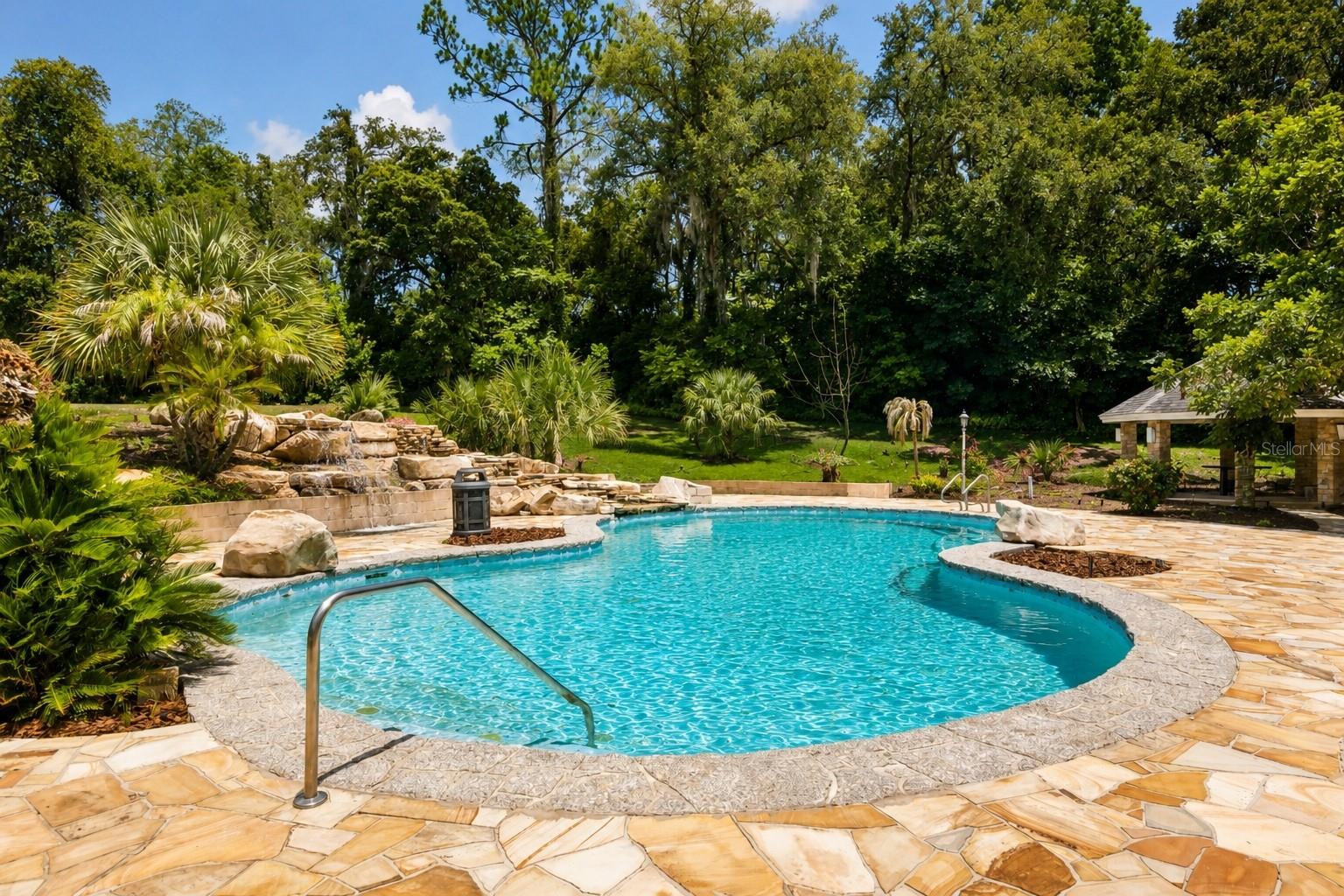1041 SWEETWATER CLUB BOULEVARD