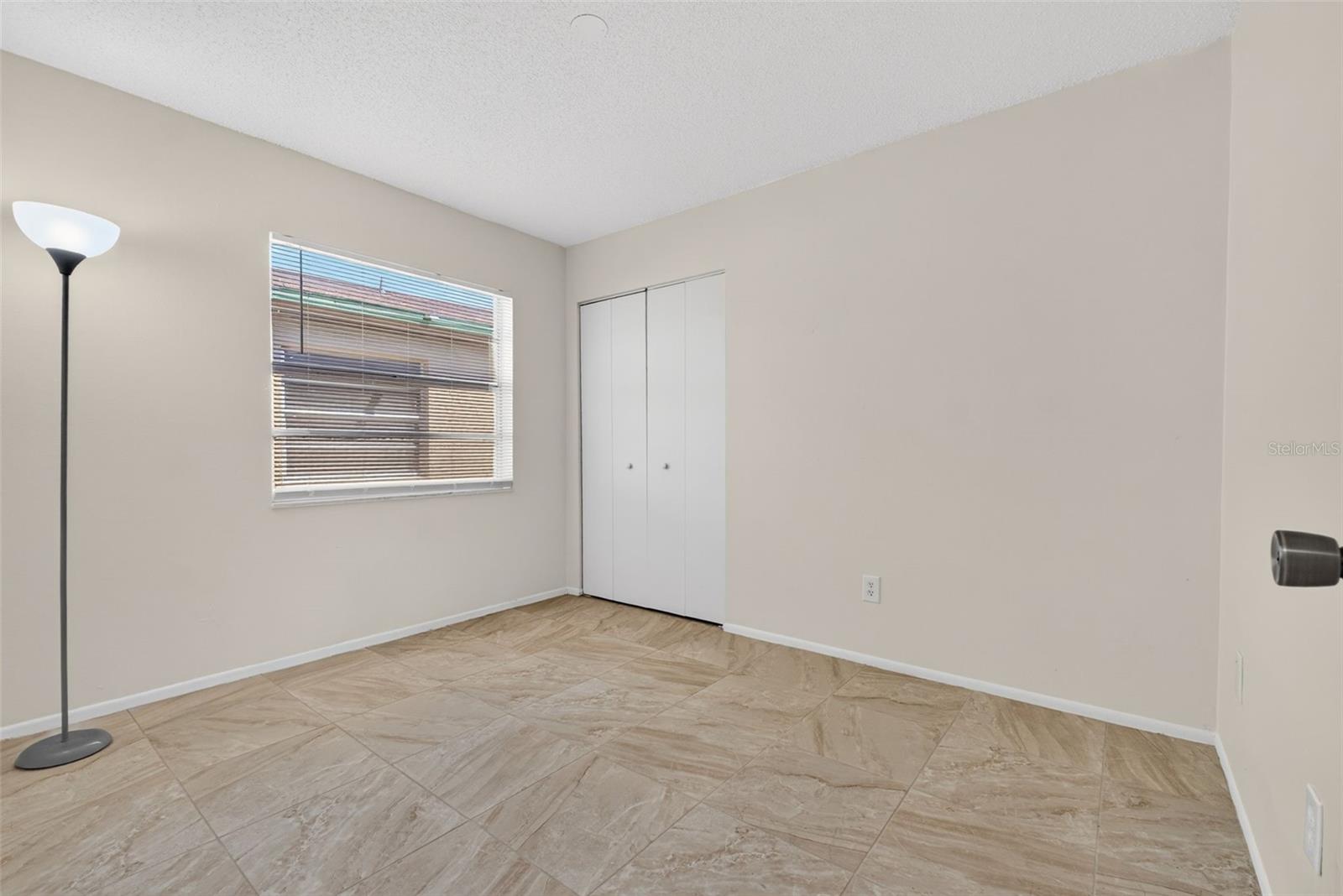 WILLOW LAKE - Residential