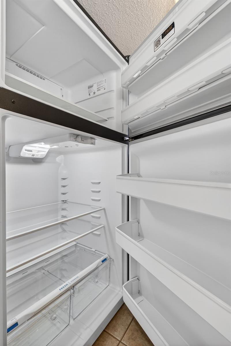 WILLOW LAKE - Residential