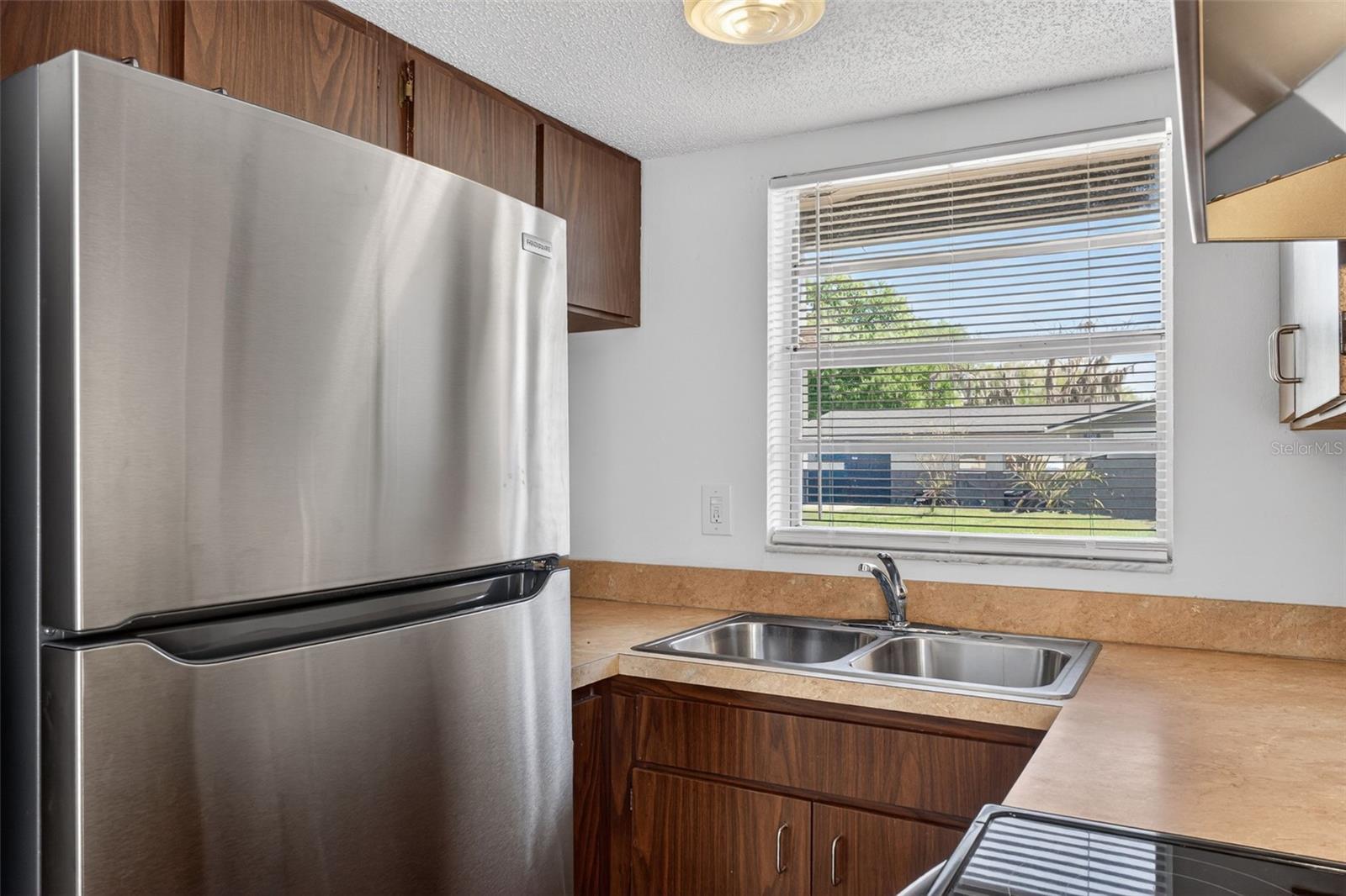 WILLOW LAKE - Residential