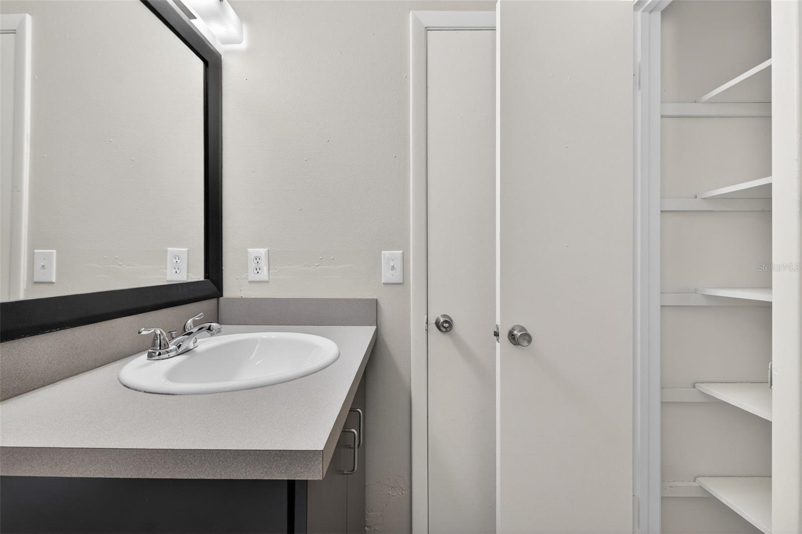 WILLOW LAKE - Residential