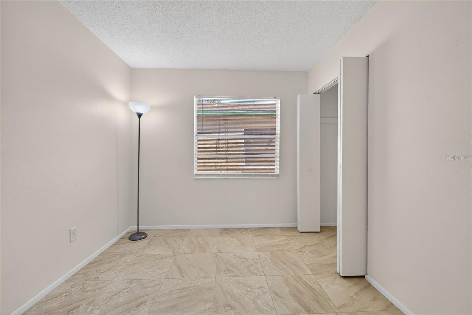 WILLOW LAKE - Residential