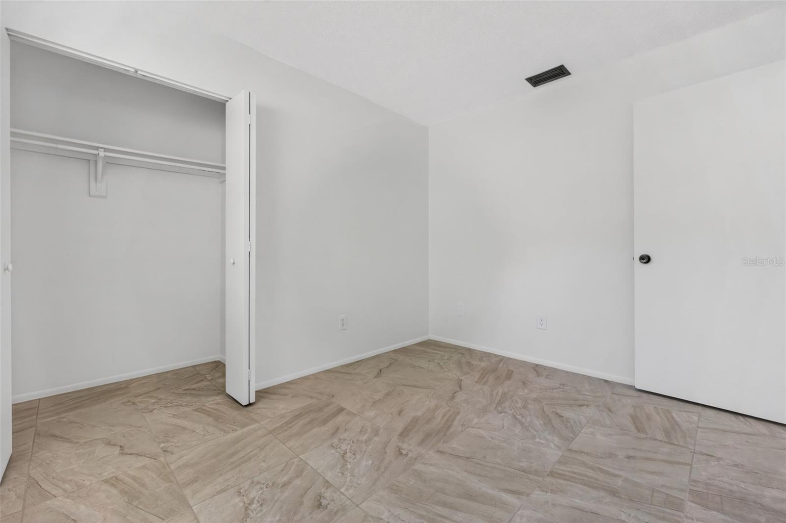 WILLOW LAKE - Residential