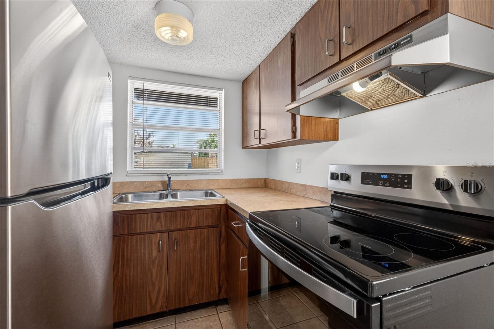 WILLOW LAKE - Residential