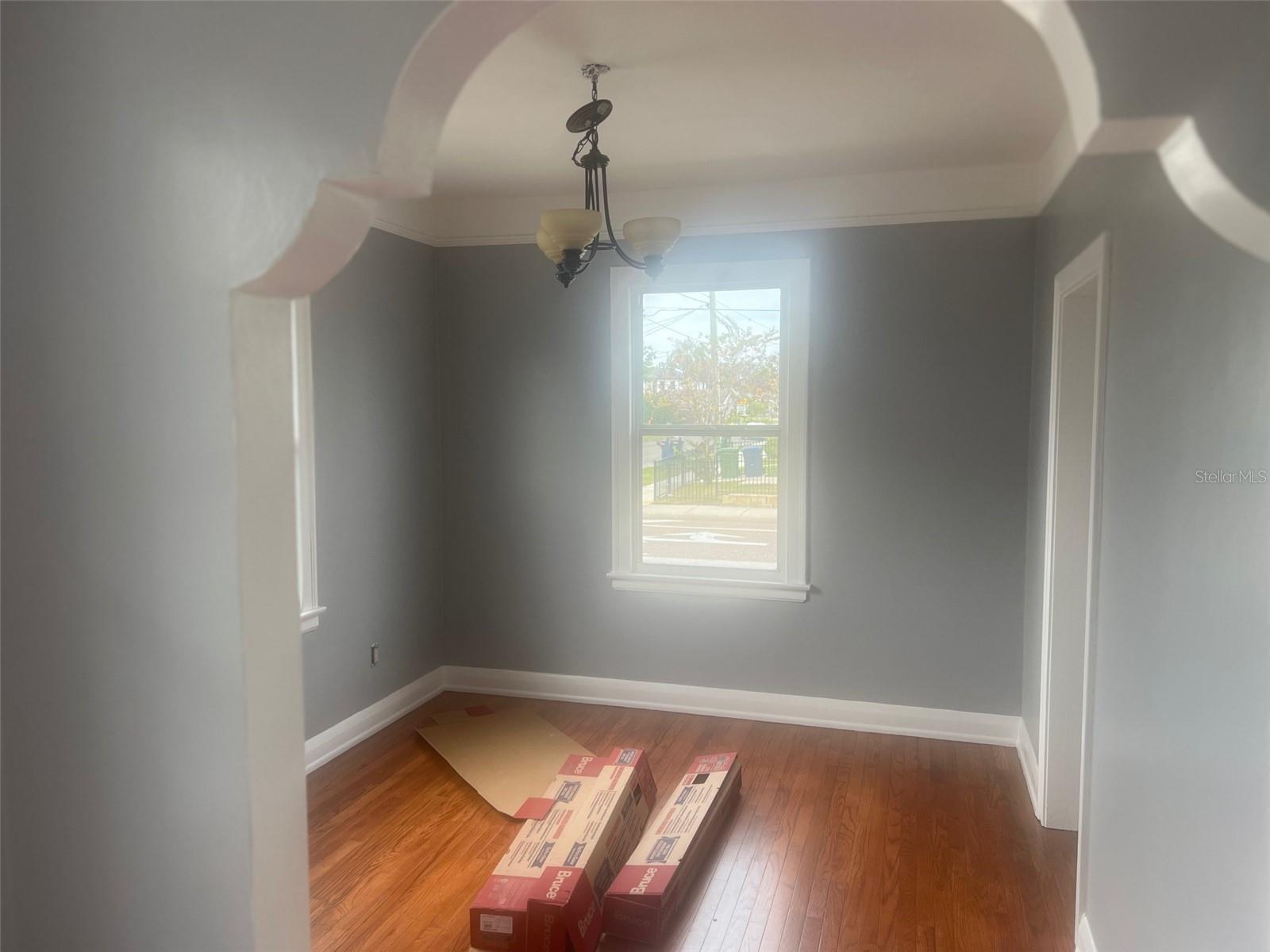 MIDWAY - Commercial Lease