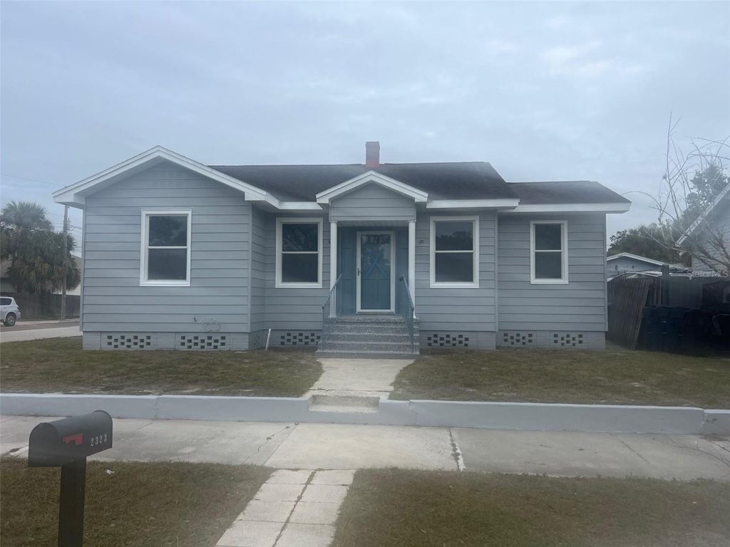 Photo of 2323 W North B Street, Tampa, FL 33609 (MLS # TB8466044)