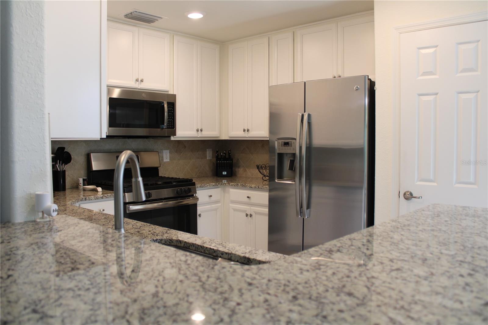 LAKEWOOD NATIONAL - Residential Lease