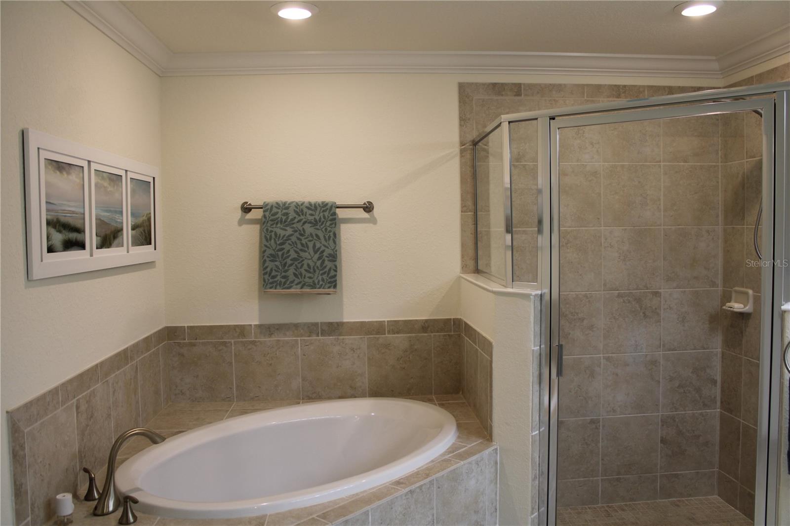 LAKEWOOD NATIONAL - Residential Lease