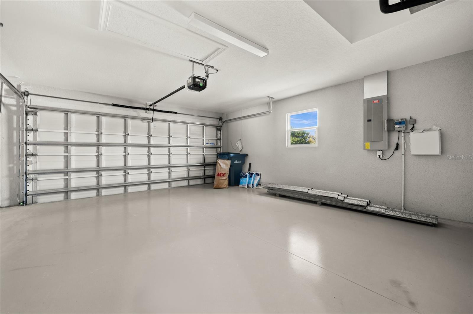 SOUTH VENICE - Residential