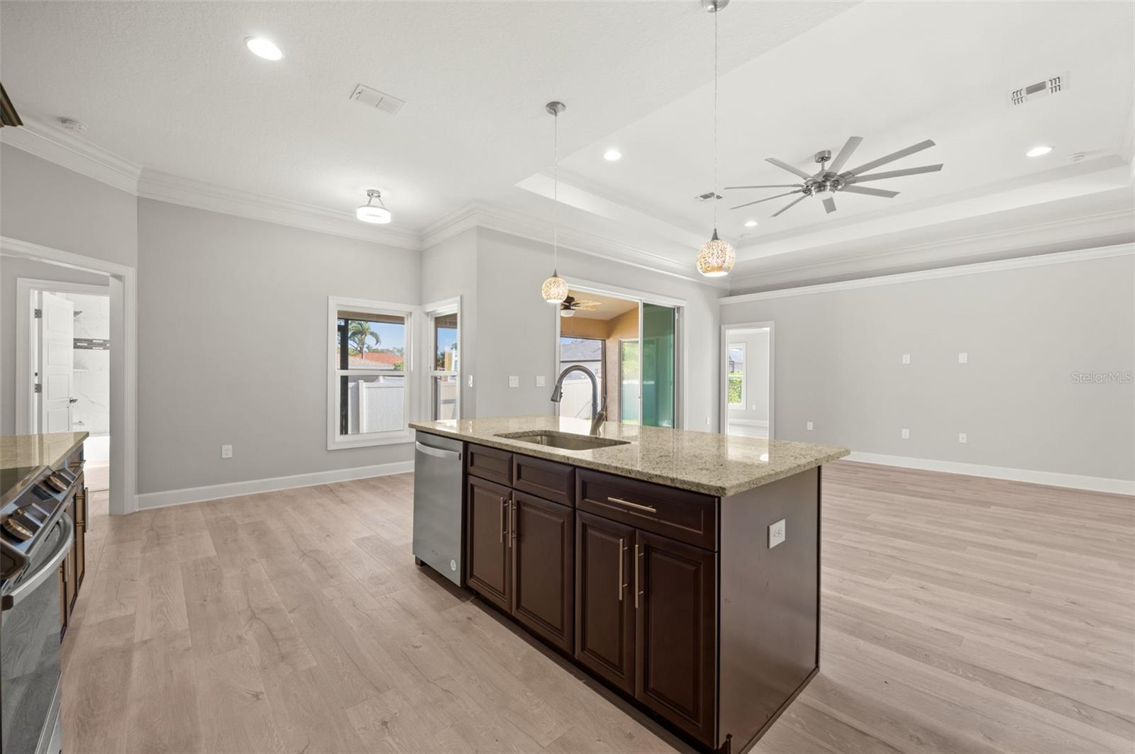 SOUTH VENICE - Residential