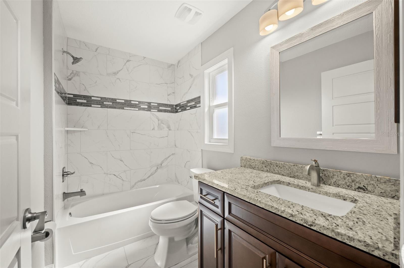 SOUTH VENICE - Residential