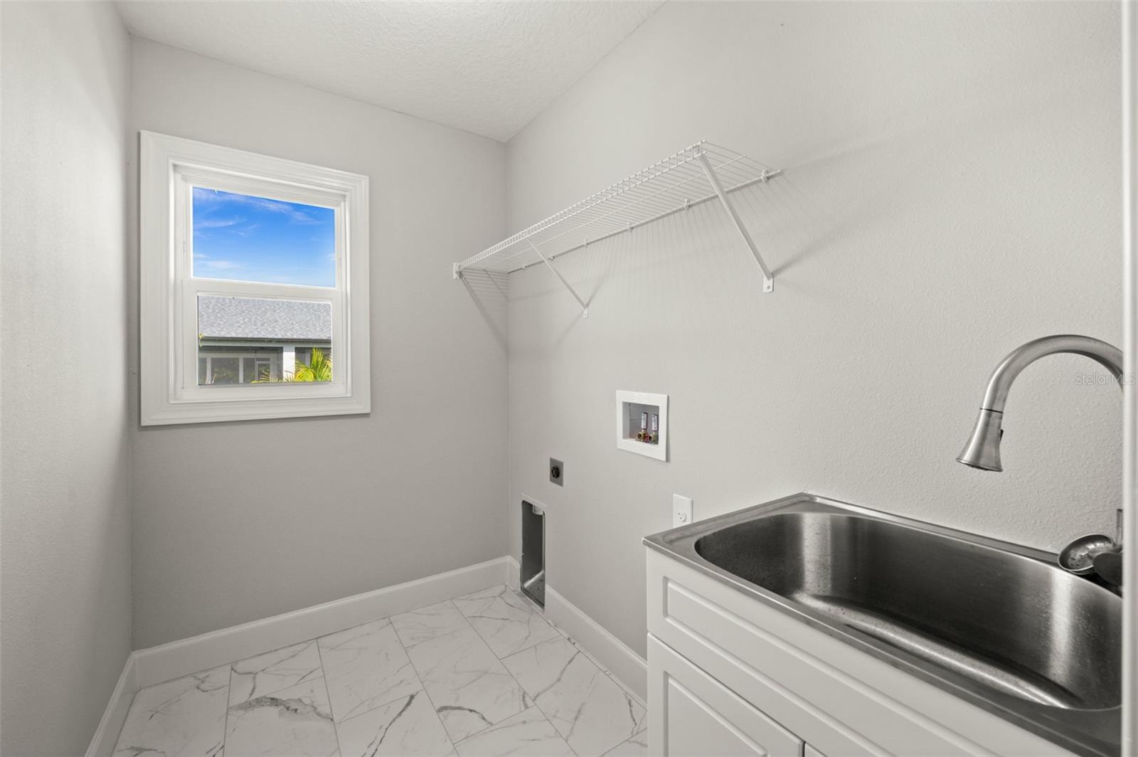 SOUTH VENICE - Residential