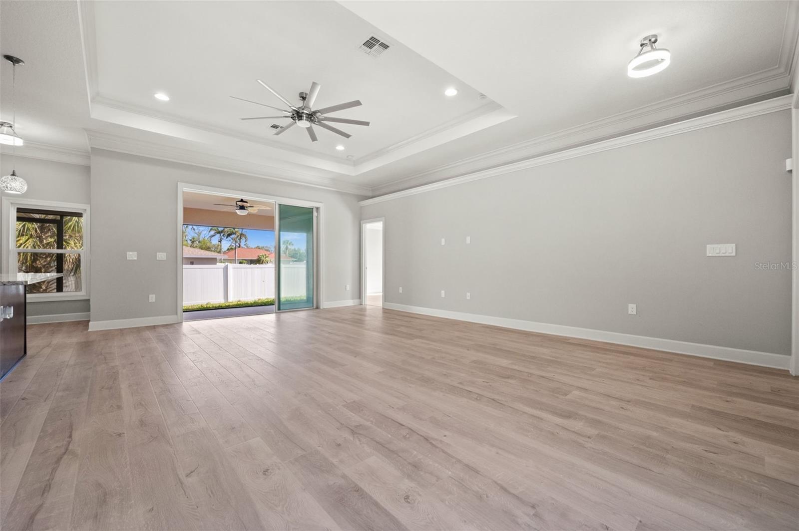 SOUTH VENICE - Residential