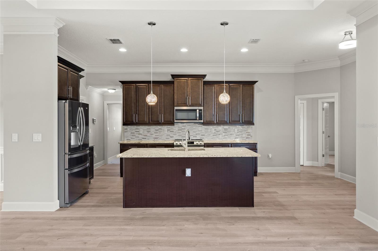 SOUTH VENICE - Residential