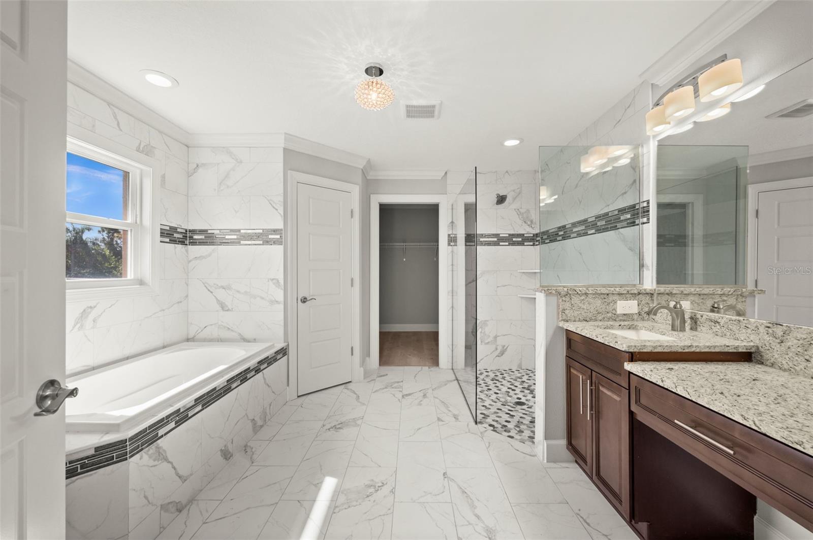 SOUTH VENICE - Residential