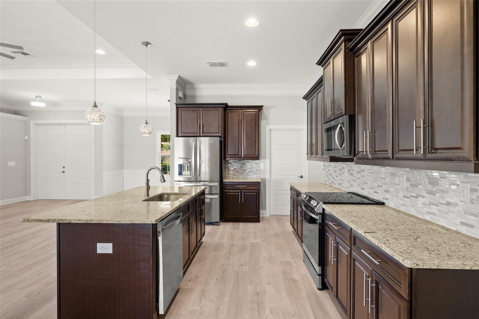 SOUTH VENICE - Residential