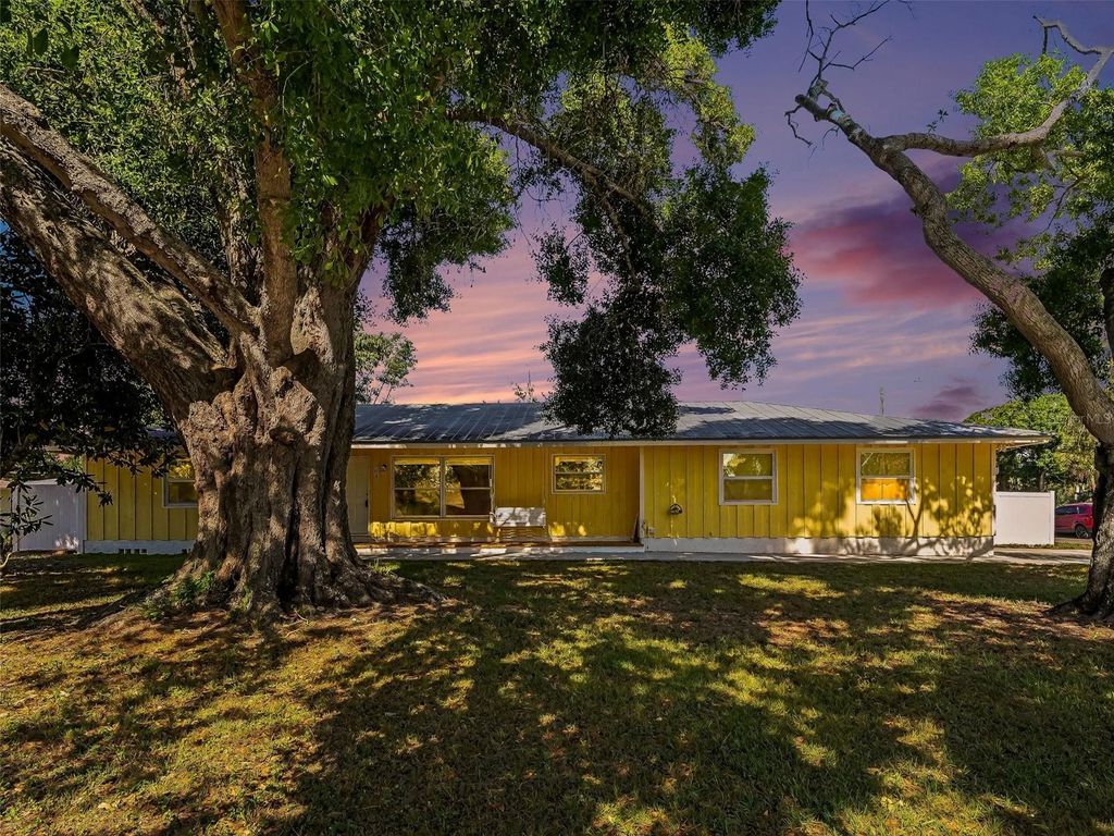 Photo of 704 S Lockwood Ridge Road, Sarasota, FL 34237 (MLS # A4690645)