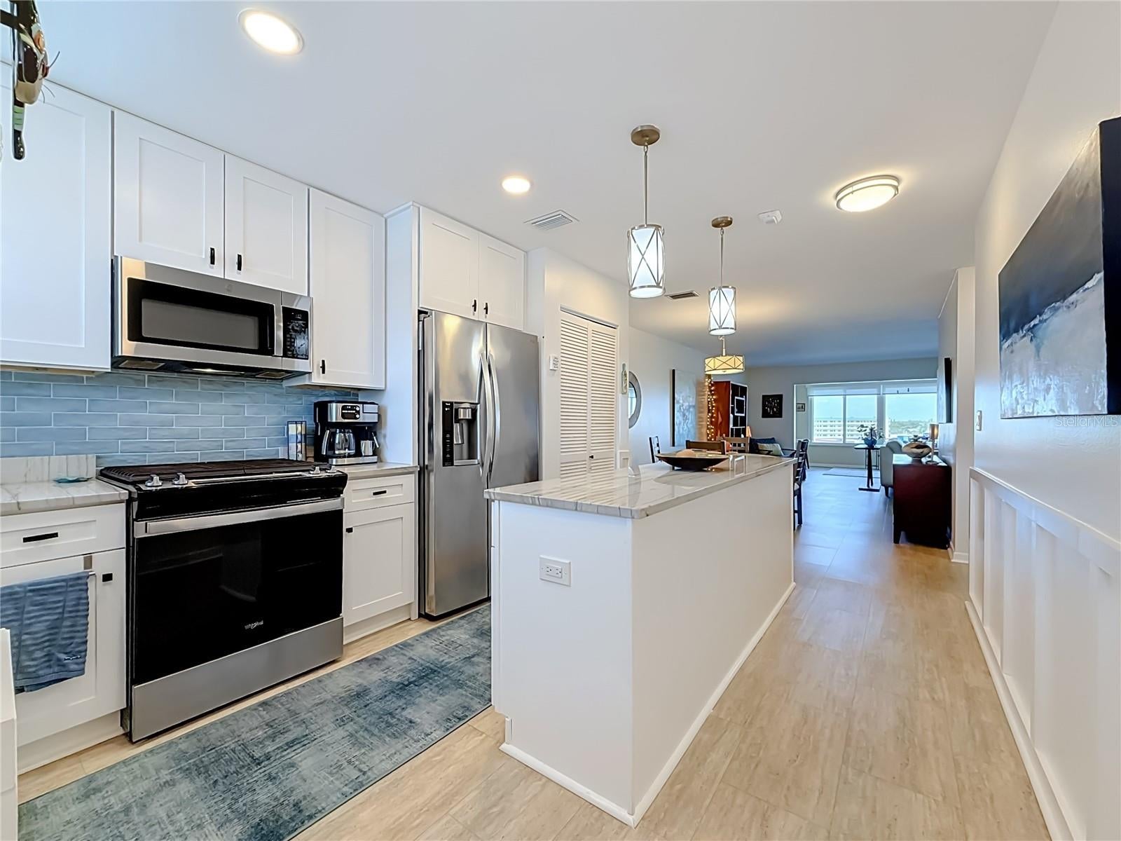 5925 SHORE BOULEVARD S 611