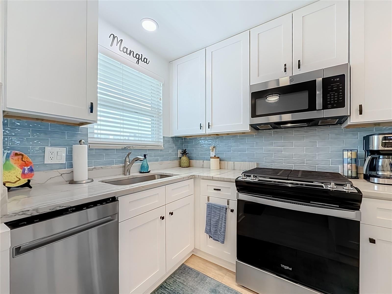 5925 SHORE BOULEVARD S 611