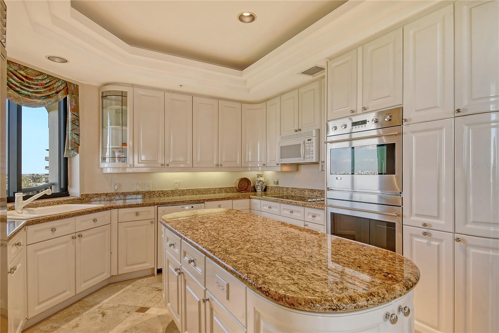 L AMBIANCE AT LONGBOAT KEY CLUB PH 02 - Residential
