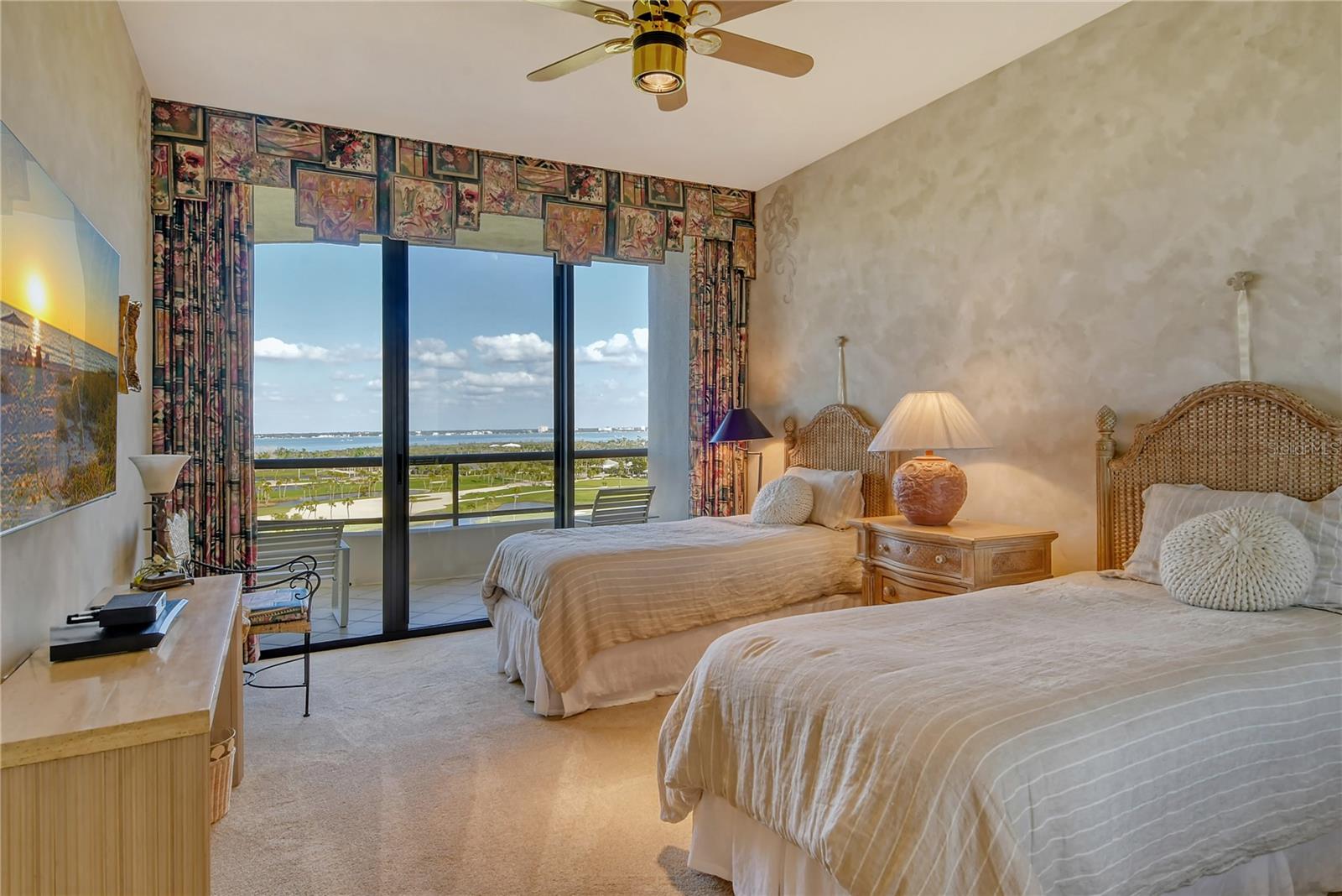 L AMBIANCE AT LONGBOAT KEY CLUB PH 02 - Residential