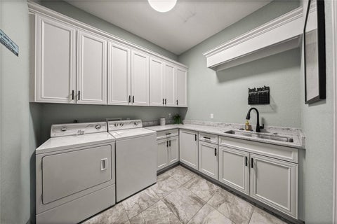 Tiny photo for 9175 SE 7th Avenue Road, Ocala, FL 34480 (MLS # OM723244)
