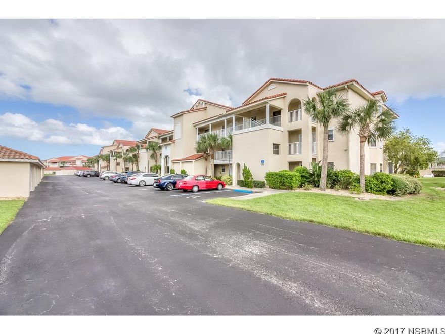 Beautiful 3rd Floor End Unit at Bouchelle Island. ;LocationDescription: Condo ;Water: City