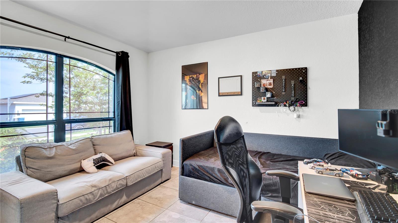 228 BERGAMOT LOOP