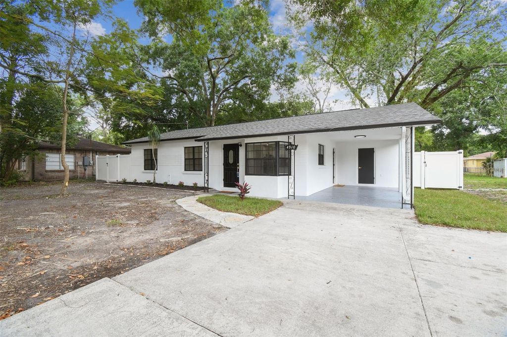 Photo of 4910 N Darby Avenue, Tampa, FL 33603 (MLS # TB8426615)