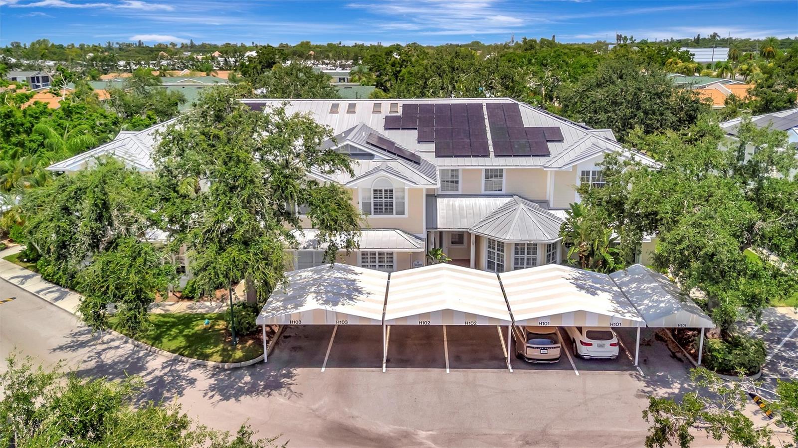 BOLLETTIERI RESORT VILLAS XII - Residential