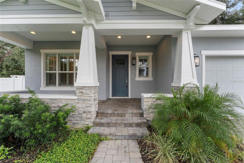 Photo of 3611 W Royal Palm Circle, Tampa, FL 33629 (MLS # TB8426125)