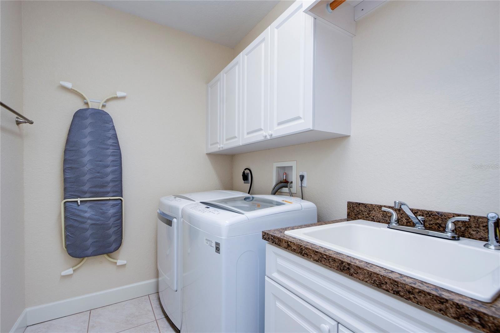 300 CAPRI BLVD - Residential Lease